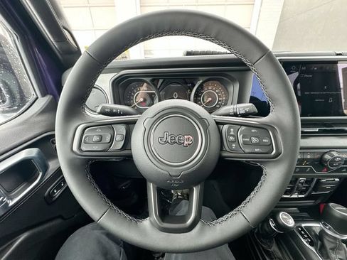 New 2026 Jeep Gladiator Sport AWD/4WD image 17