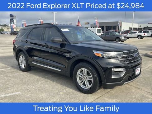 Certified 2022 Ford Explorer XLT w/ Equipment Group 202A RWD image 1