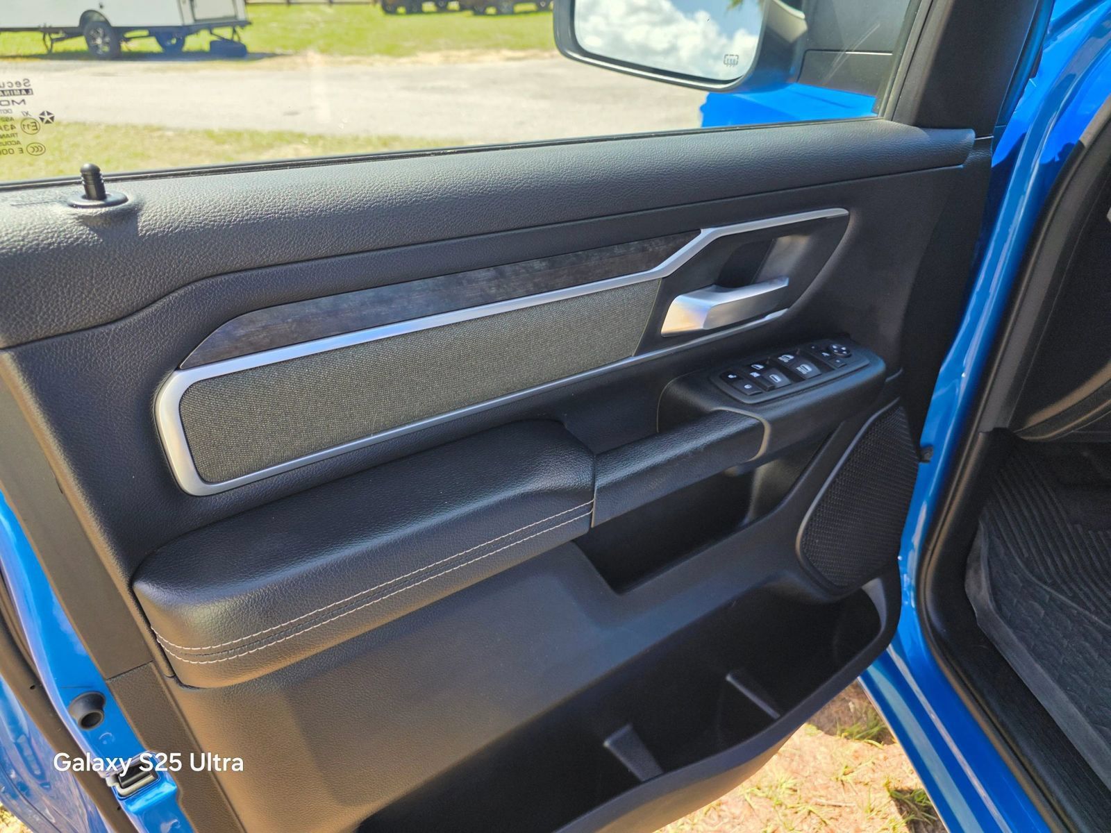 Used 2022 RAM 1500 Big Horn AWD/4WD image 12