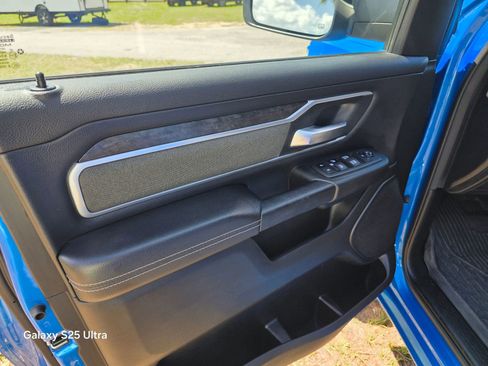 Used 2022 RAM 1500 Big Horn AWD/4WD image 12