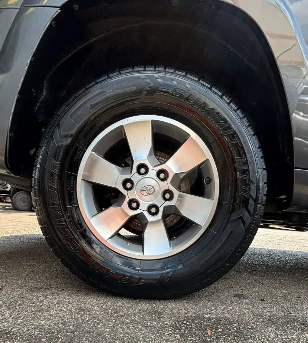 Used 2011 Toyota 4Runner SR5 w/ Premium Pkg w/Leather RWD image 24