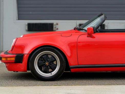 Used 1989 Porsche 911 Carrera RWD image 98