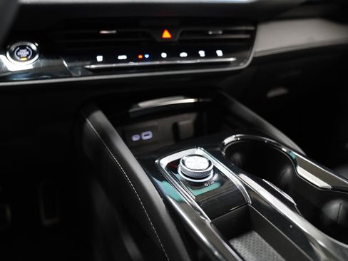 Used 2025 Buick Envision Sport Touring image 27