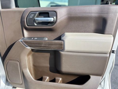 Used 2021 Chevrolet Silverado 1500 LT image 12