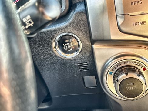 Used 2015 Toyota 4Runner SR5 image 16