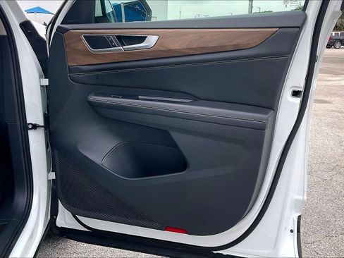 Used 2024 Volkswagen Atlas SE image 22