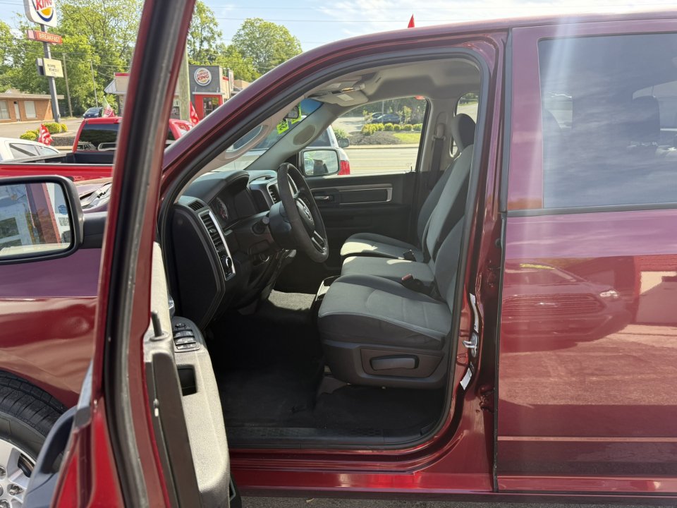 Used 2022 RAM 1500 Classic SLT RWD image 14