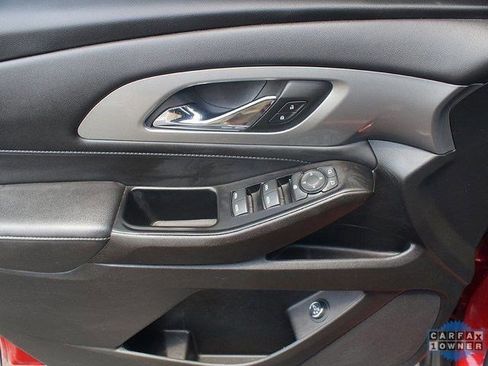 Certified 2023 Chevrolet Traverse LT w/ Rear Camera Mirror Package image 30