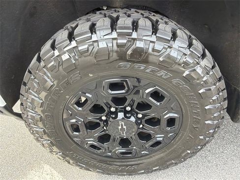 Used 2024 Chevrolet Silverado 2500 LTZ w/ LTZ Plus Package image 11