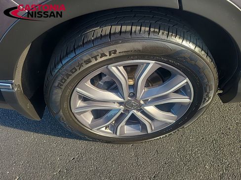 Used 2022 Honda CR-V Touring image 11