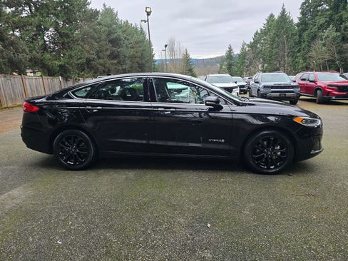 Used 2019 Ford Fusion SEL image 4