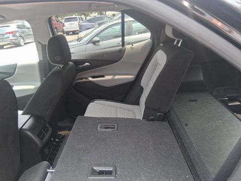 Used 2022 Chevrolet Equinox LS w/ LS Convenience Package AWD/4WD image 11