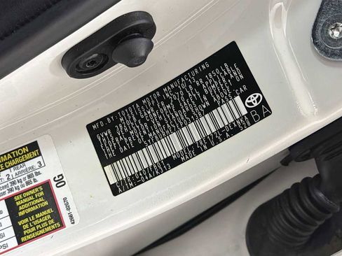Used 2014 Toyota Corolla LE FWD image 11