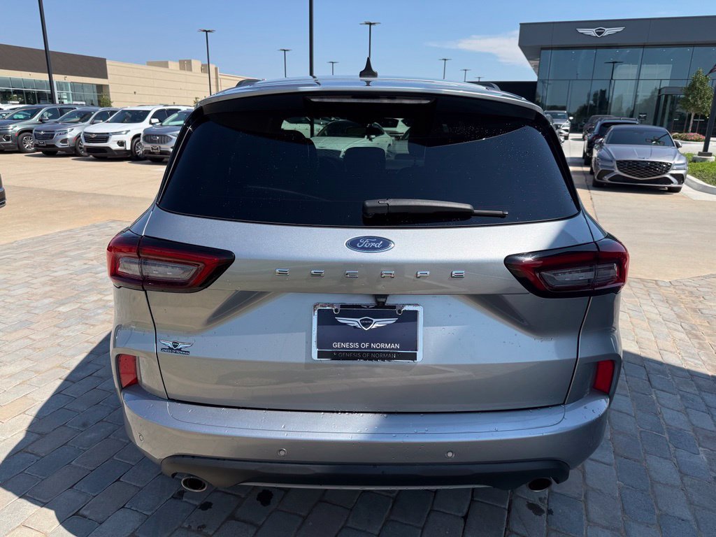 Used 2023 Ford Escape ST-Line w/ Tech Pack #1 FWD image 4