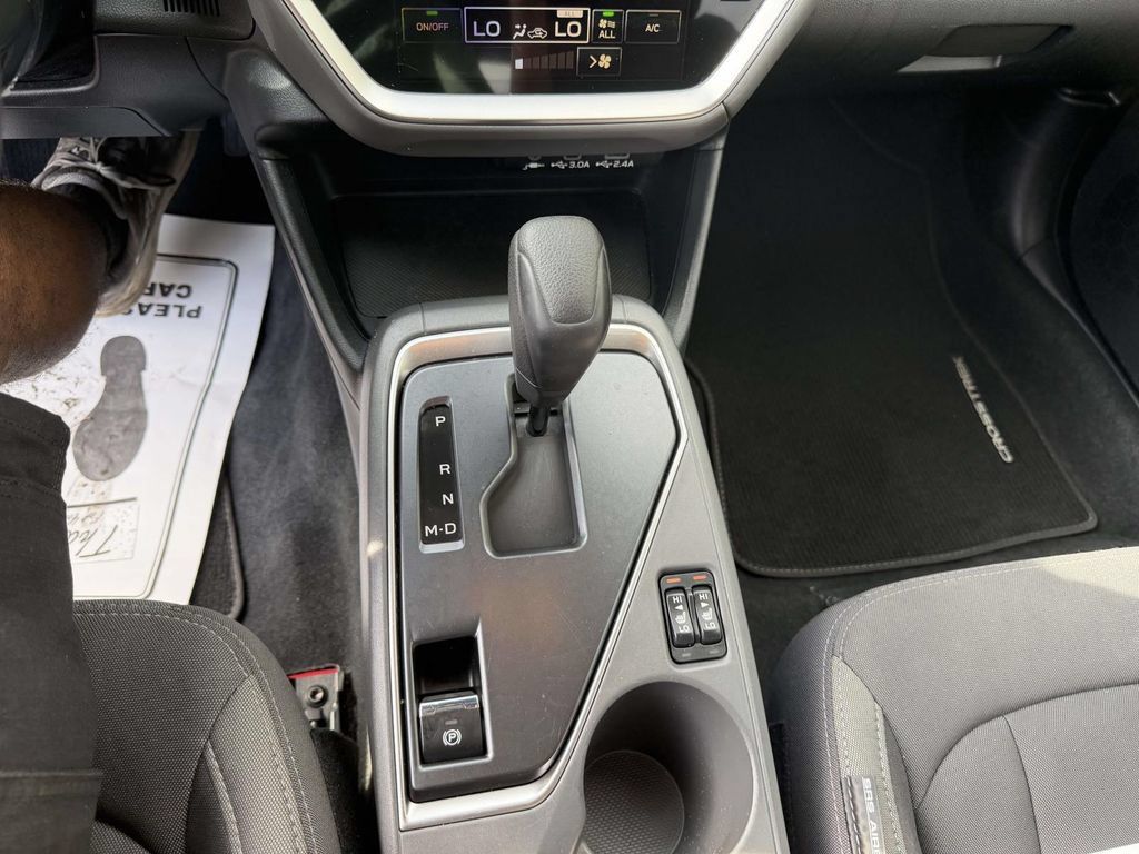 Used 2025 Subaru Crosstrek 2.5i Premium AWD/4WD image 25