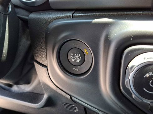 Used 2020 Jeep Wrangler Unlimited Sport AWD/4WD image 23