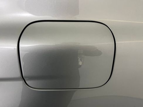 Used 2020 Toyota Camry LE image 18