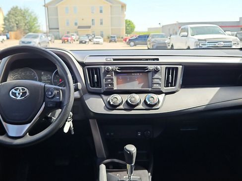 Used 2017 Toyota RAV4 LE image 10