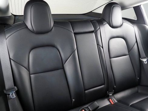 Used 2018 Tesla Model 3 Long Range image 17