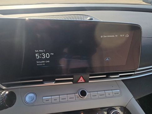 Used 2025 Hyundai Elantra Limited FWD image 17