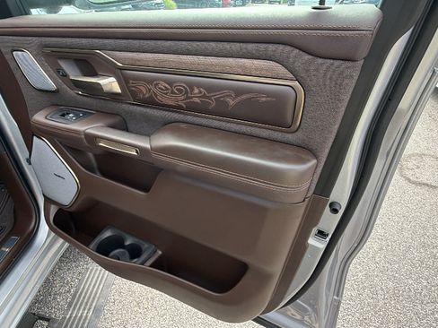 Used 2025 RAM 1500 Limited AWD/4WD image 19