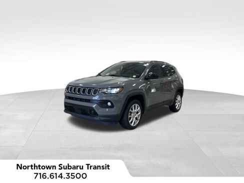 Used 2023 Jeep Compass Latitude AWD/4WD image 1