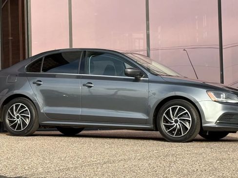 Used 2017 Volkswagen Jetta S image 16