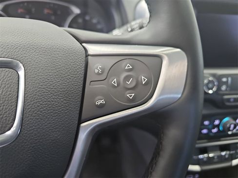 Used 2024 GMC Terrain SLT image 18