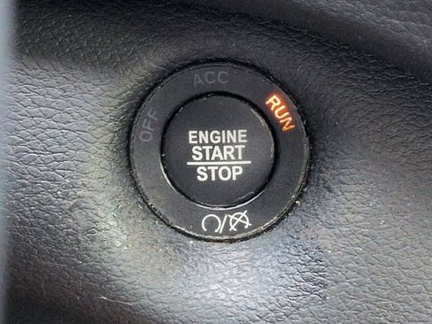 Used 2020 Jeep Cherokee Latitude Plus FWD image 27