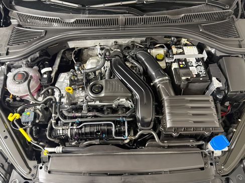 Used 2025 Volkswagen Jetta SE FWD image 31