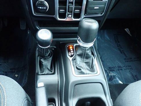 Used 2026 Jeep Gladiator Sport AWD/4WD image 18