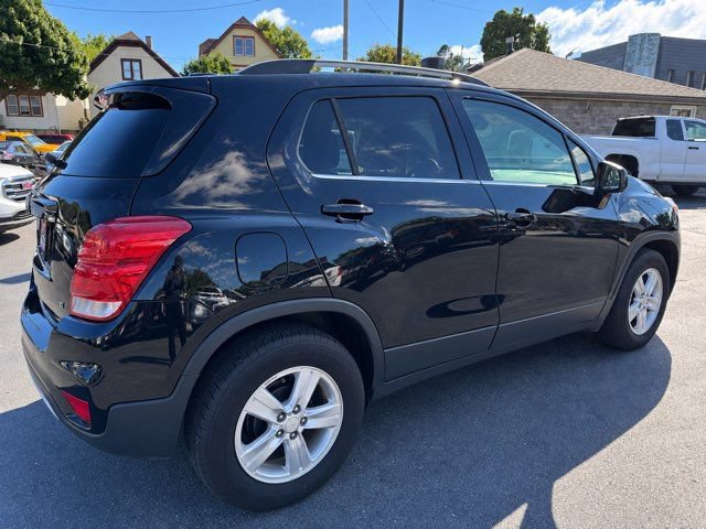 Used 2017 Chevrolet Trax LT w/ Driver Confidence Package FWD image 6