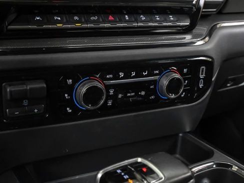 Used 2022 Chevrolet Silverado 1500 ZR2 w/ Technology Package image 19