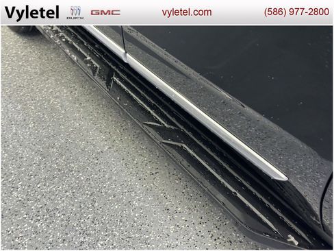 Used 2024 GMC Yukon Denali w/ Advanced Technology Package image 10