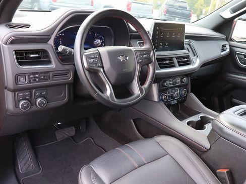 Used 2024 Chevrolet Suburban RST w/ Luxury Package image 4