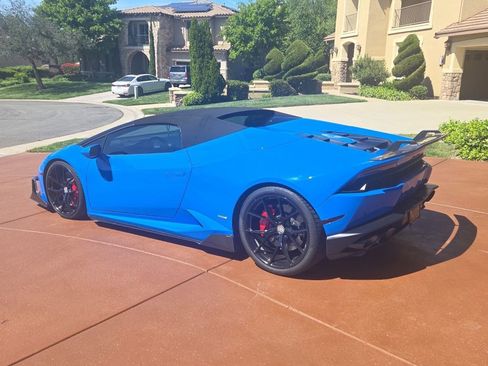 Used 2016 Lamborghini Huracan LP 610-4 AWD/4WD image 12
