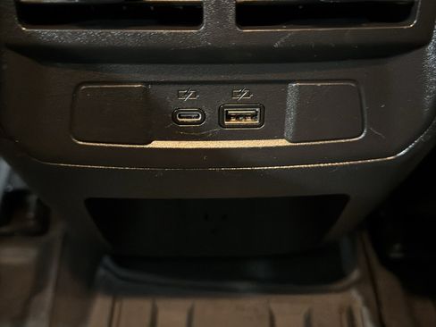 Used 2024 GMC Canyon Denali AWD/4WD image 14