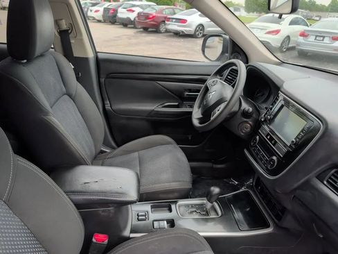 Used 2019 Mitsubishi Outlander ES FWD image 27