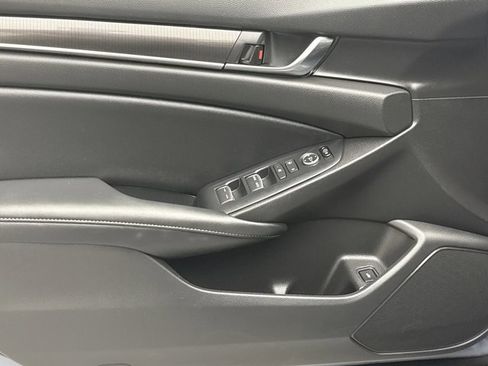 Used 2022 Honda Accord Sport image 9