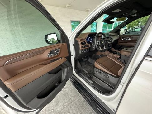 Used 2024 Chevrolet Suburban High Country w/ Max Trailering Package RWD image 12
