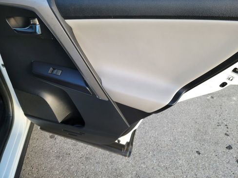 Used 2018 Toyota RAV4 XLE image 35