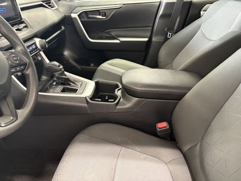 Used 2024 Toyota RAV4 XLE FWD image 15
