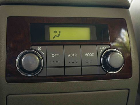 Used 2012 Toyota Highlander Limited FWD image 41