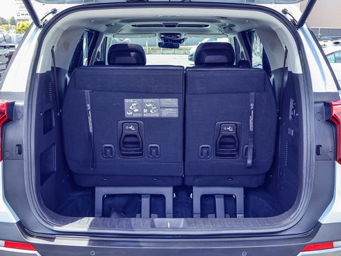 Used 2025 Kia Carnival SX Prestige FWD image 19