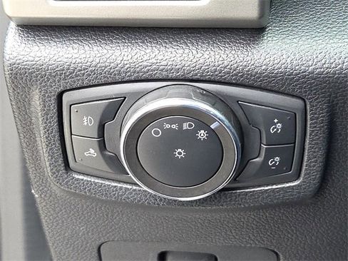 Used 2020 Ford F250 Lariat w/ Chrome Package image 27