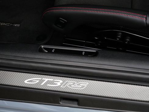 Used 2025 Porsche 911 GT3 RS image 22