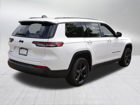 Used 2025 Jeep Grand Cherokee L Altitude AWD/4WD image 7