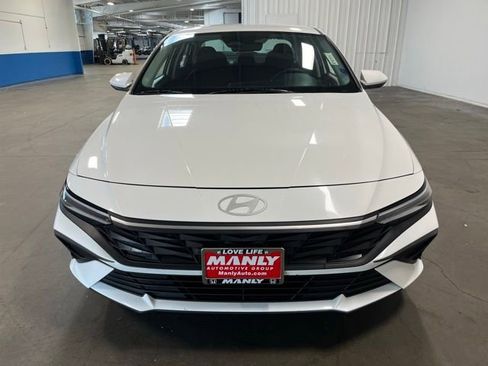 Used 2024 Hyundai Elantra SEL FWD image 8
