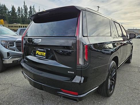 Used 2023 Cadillac Escalade ESV Sport Platinum image 4