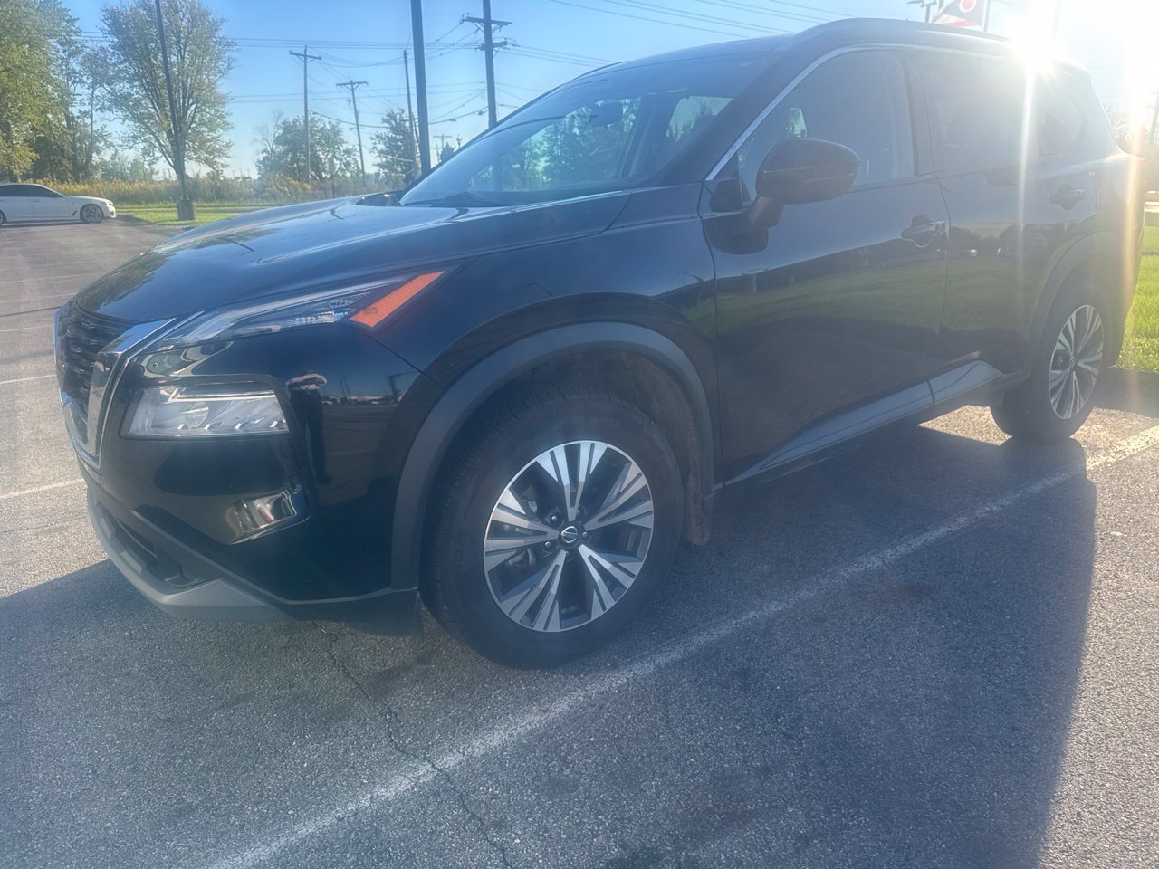 Used 2021 Nissan Rogue SV w/ Premium Package AWD/4WD image 3